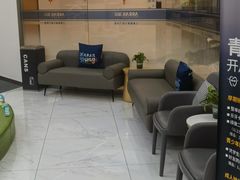 -瑞尔齿科(南京东路名人诊所)