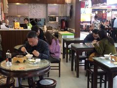 大堂-翅翅赢碗仔翅(拱北口岸店)