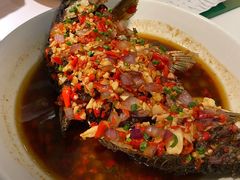 香煎大鲫鱼-费大厨辣椒炒肉(高铁吾悦广场店)