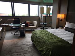 -上海滴水湖皇冠假日酒店