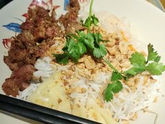 -大头虾越式风味餐厅(光明广场店)