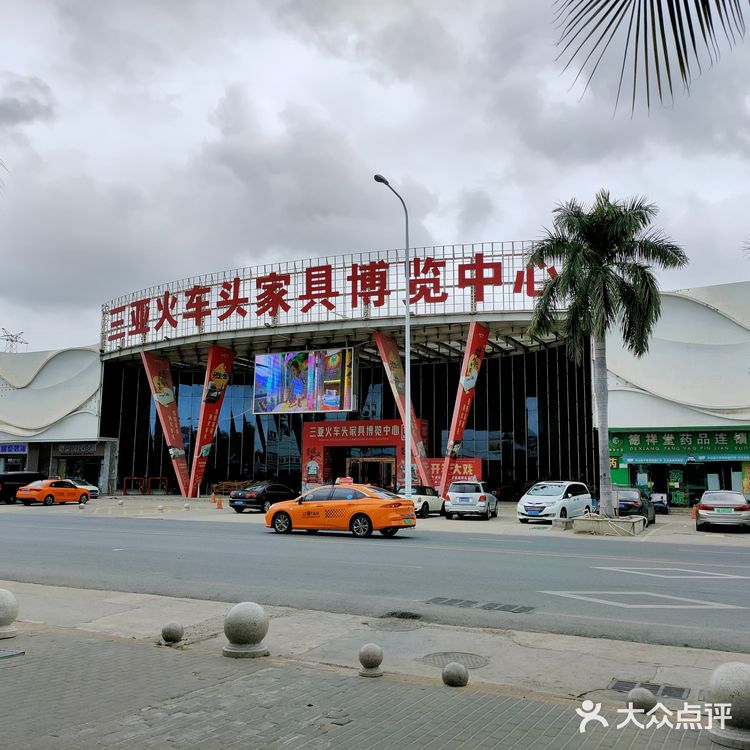 从马路边上路过就能看到他们家的招牌。川湘口味够劲爆