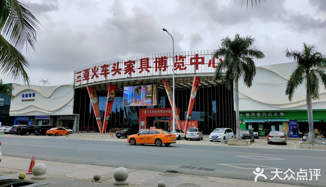 从马路边上路过就能看到他们家的招牌。川湘口味够劲爆