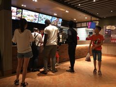 -肯德基(湾畔店)