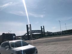 -甘南服务区-停车场