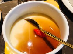 焦糖豆腐花-海派悦庭·海胆烧麦·新融合菜(凯德广场店)