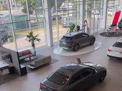 -深圳锦龙奥迪4S店(前海店)