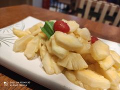 青柠檬拌菠萝-云海肴·汽锅鸡·云南菜(苏州中心店)