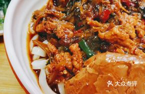 Signature Braised Pork and Pickled Mustard Greens Noodles