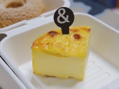 浓烧芝士巴斯克蛋糕-BUTTERFUL&CREAMOROUS 黄油与面包(三里屯太古里店)