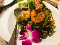 -Chom Cafe and Restaurant