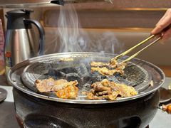 -围炉肉舍•炭烤活鳗•丹东海鲜烤肉(步行街店)