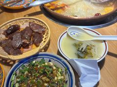 -洱火云南酸菜牛肉火锅(石景山当代商城店)