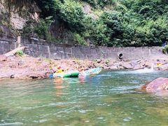 -安吉龙王山峡谷漂流