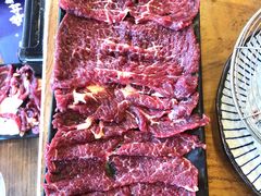 雪花牛肉-牛村来人潮汕牛肉火锅(西单店)