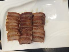 -河畔春天时尚餐厅