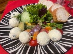 奶酪球沙拉-申德勒加油站餐厅(三里屯北小街店)