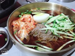 朝鲜冷面-围炉肉舍•炭烤活鳗•丹东海鲜烤肉(步行街店)