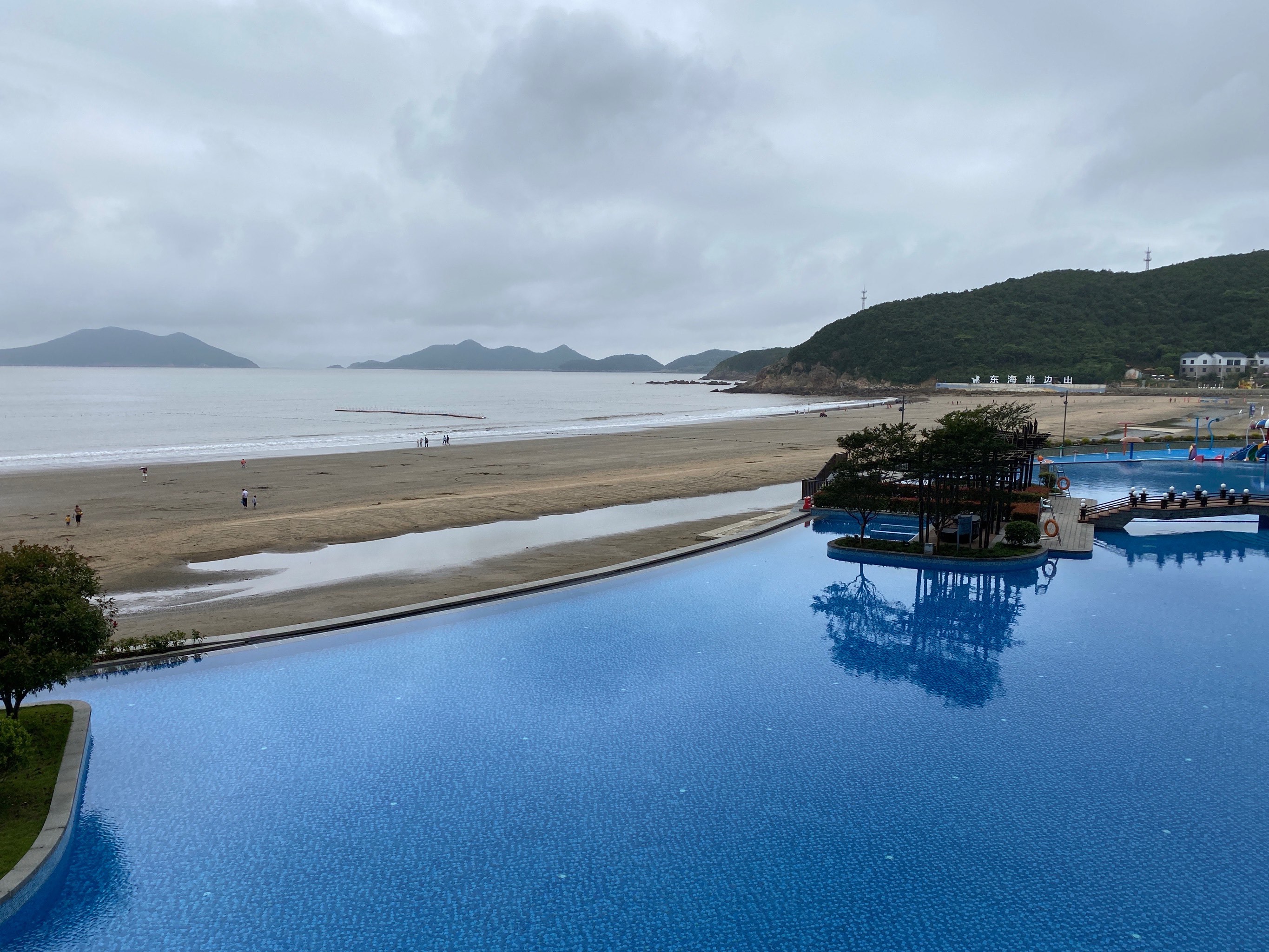 半边山沙滩
