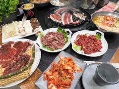 -七甲山烤肉(长白山奇石山珍根艺一条街店)