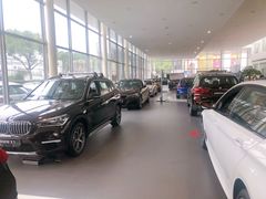 -宁波宝信宝马4S店(江北日湖店)