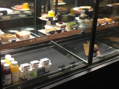 面包甜点陈列柜-星巴克(天津五大道店)