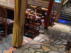 -老牌坊云南鱼豆花火锅(爱建店)