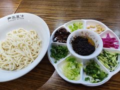 老北京炸酱面-尹三豆汁(前门旗舰店)