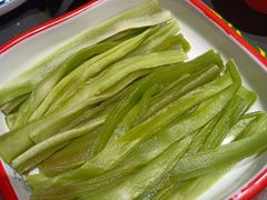 -醉董牛川派鲜肉自选火锅(烟台店)