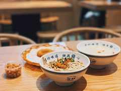 武汉热干面-文叔·湖北名小吃·小龙虾(华强北店)