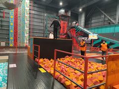 -极限PLAY运动娱乐新世界·团建派对潮玩休闲馆·室内蹦极高空游乐园