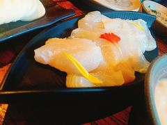 -老牌坊云南鱼豆花火锅(爱建店)