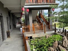 -大连步云山老汤度假山庄