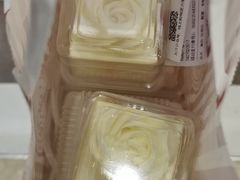 -红宝石·鲜奶小方·海派西点房(莘庄龙之梦店)