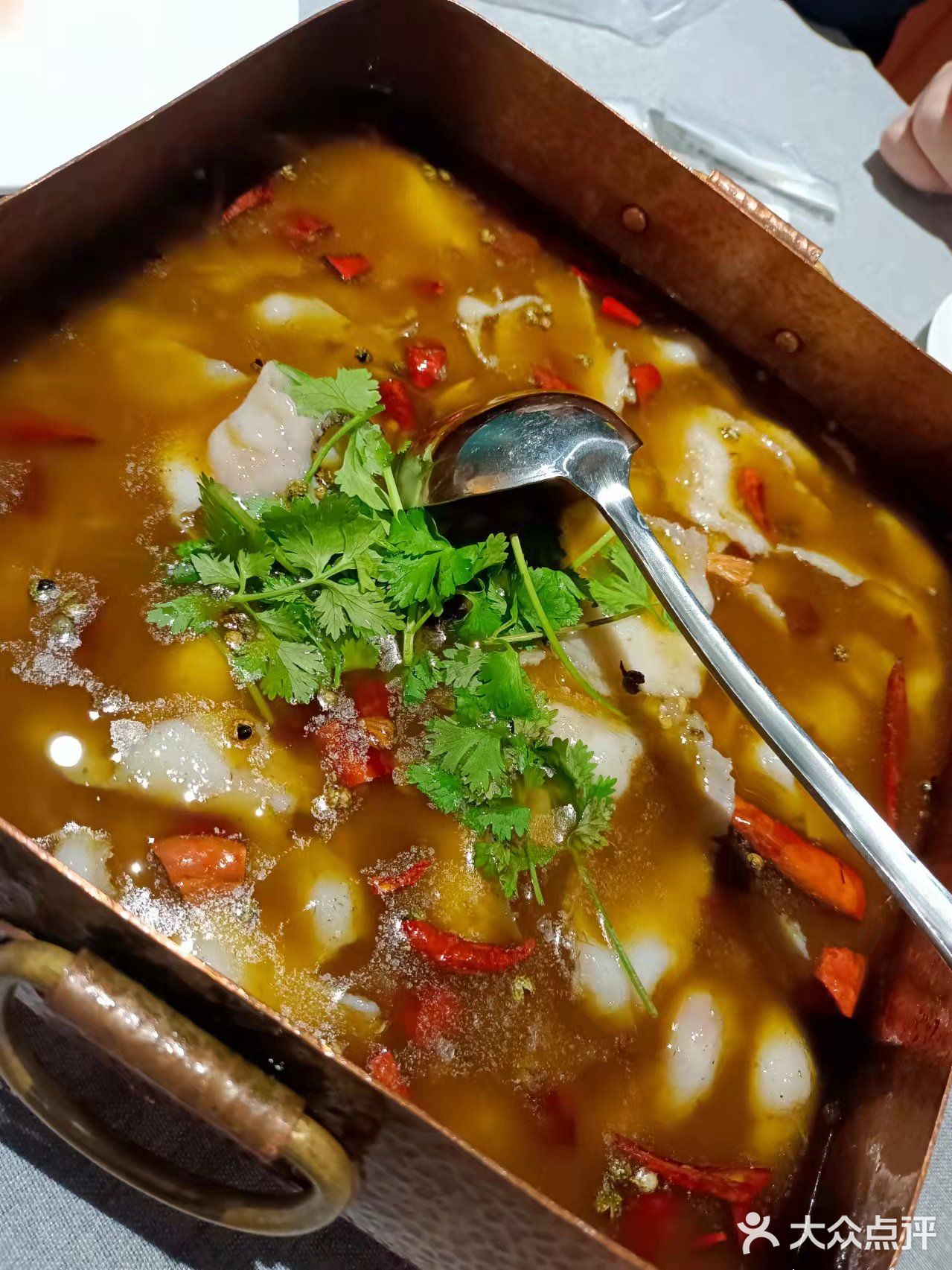 芋头吸油让肉不是那么腻，芋头中也有肉的味道