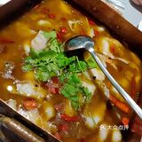 芋头吸油让肉不是那么腻，芋头中也有肉的味道