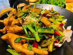 火辣鸡爪子-那胡同里的小烤肉馆(开发区万达店)