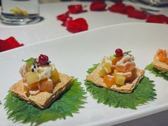 千层酥配芒果三文鱼-梧桐