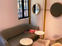 -Fridi Patisserie Cafe