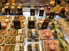 零售区-罗森尼娜(德思勤店)