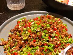 尖椒炒牛肉粒-来龙里 精致 东南亚餐室(万象城店)