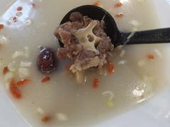牛尾汤-桃园中华料理炸酱面(燕儿岛路店)