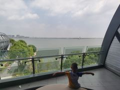 -上海滴水湖皇冠假日酒店