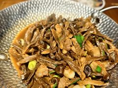 松茸菌炒肉-雀舞云南菜(天津天河城购物中心店)