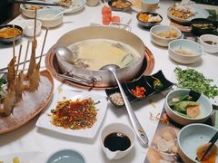 -洪氏嗨捞·猪肚鸡火锅(阳光天地店)