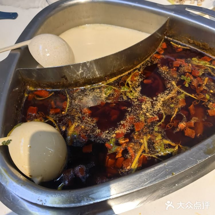 今天选的这家美蛙鱼头。美蛙鱼头真我最爱!虽然个人欢鱼!