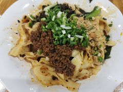 红烧牛肉，土豆泥牛肉，牛肉丝，燃面-川宜·胡二娃面馆(总店)