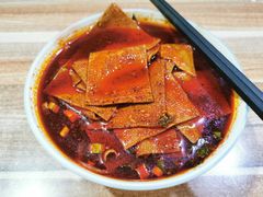 红油米线加豆皮-老字号杨坡红油米线腊汁肉夹馍(东四道巷店)
