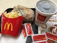 -麦当劳(中山公园龙之梦店)