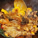 一秒回到东北那旮瘩！铁锅炖也太太太香了吧！